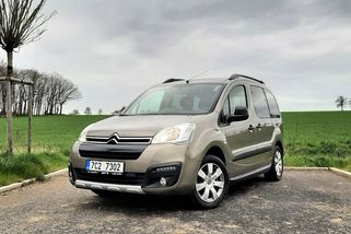 Dostupný vůz pro celou rodinu: Citroën Berlingo je praktické a jednoduché auto, které staví módu SUV na hlavu - Garáž.cz
